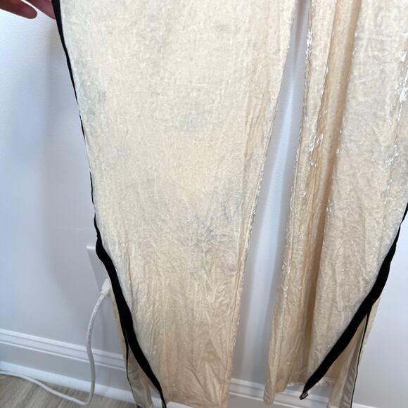 Free People We Are HAH Jump On It Velvet Jumpsuit In Almond Milk Size Large New - Picture 10 of 16